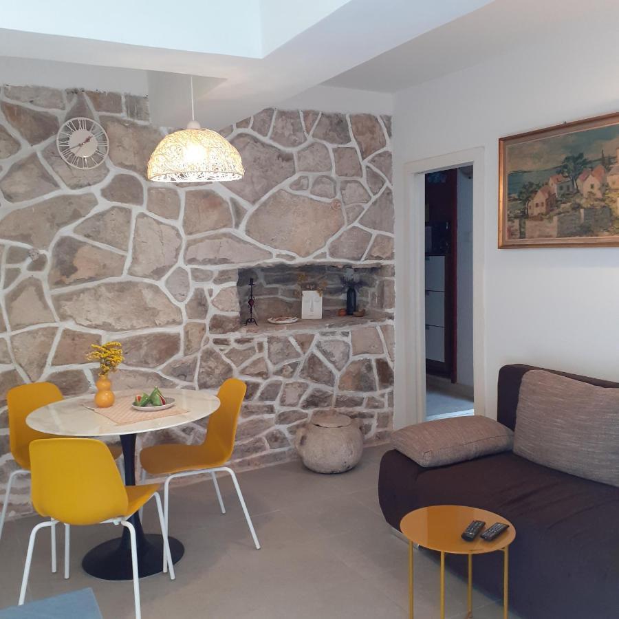 Apartment Vanda Splitska Exterior foto