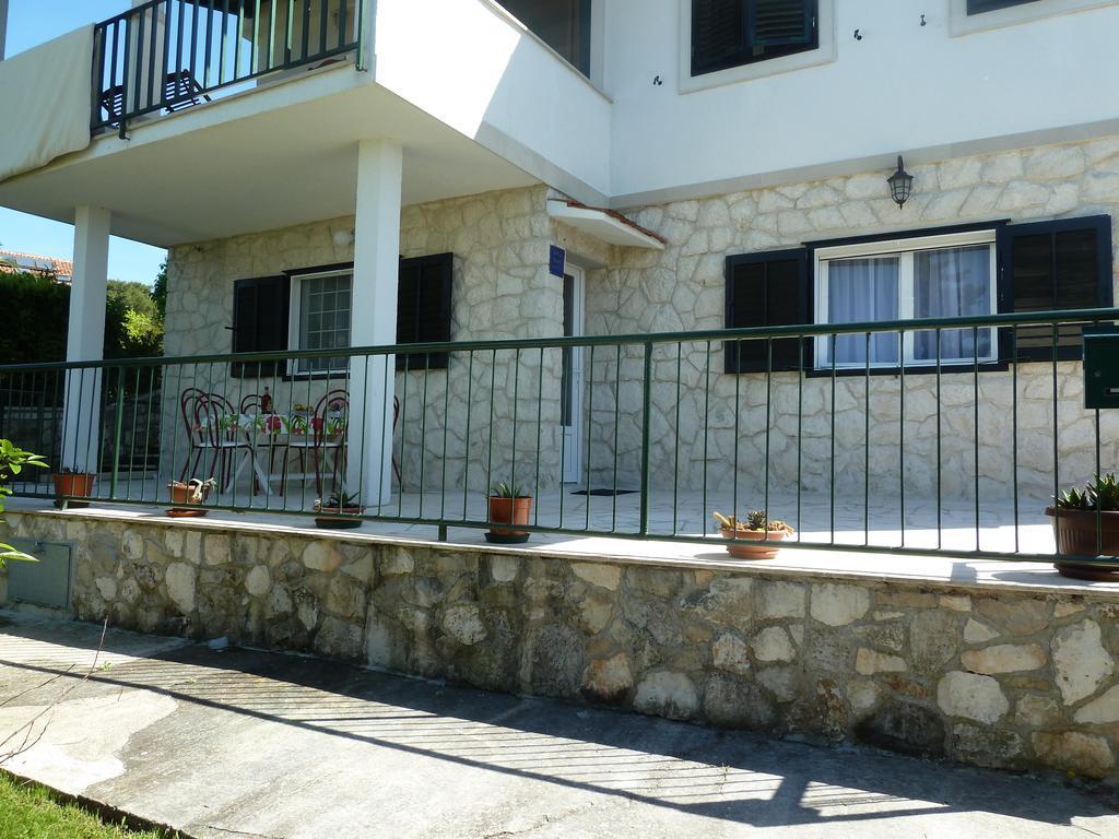 Apartment Vanda Splitska Exterior foto