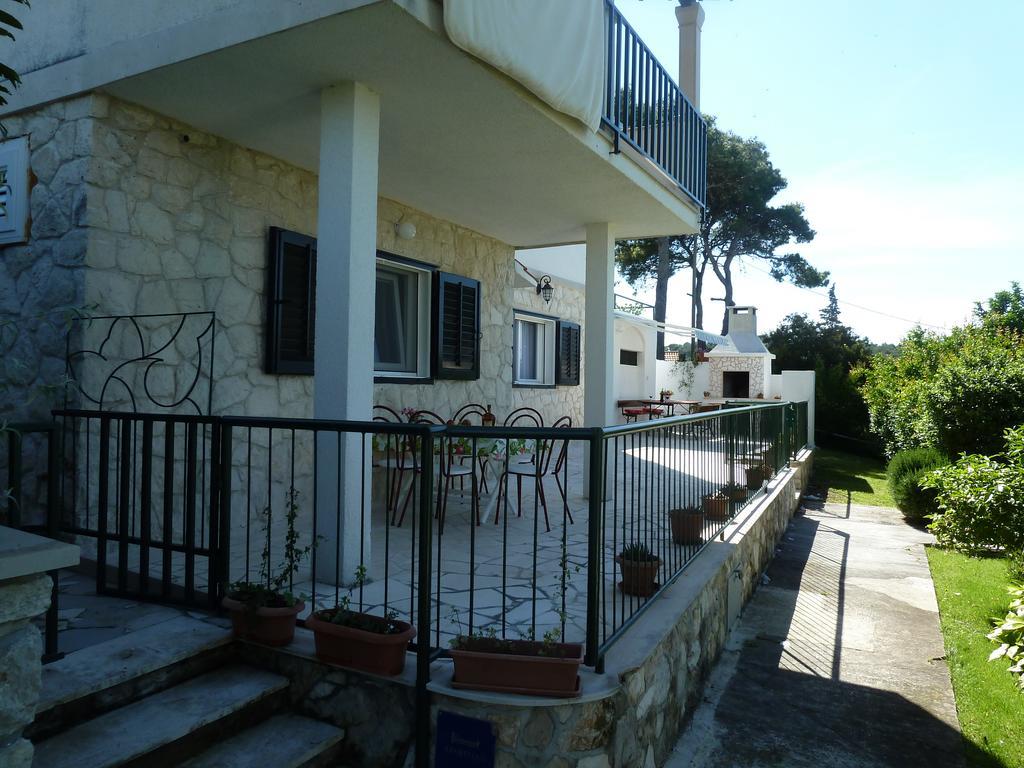 Apartment Vanda Splitska Exterior foto
