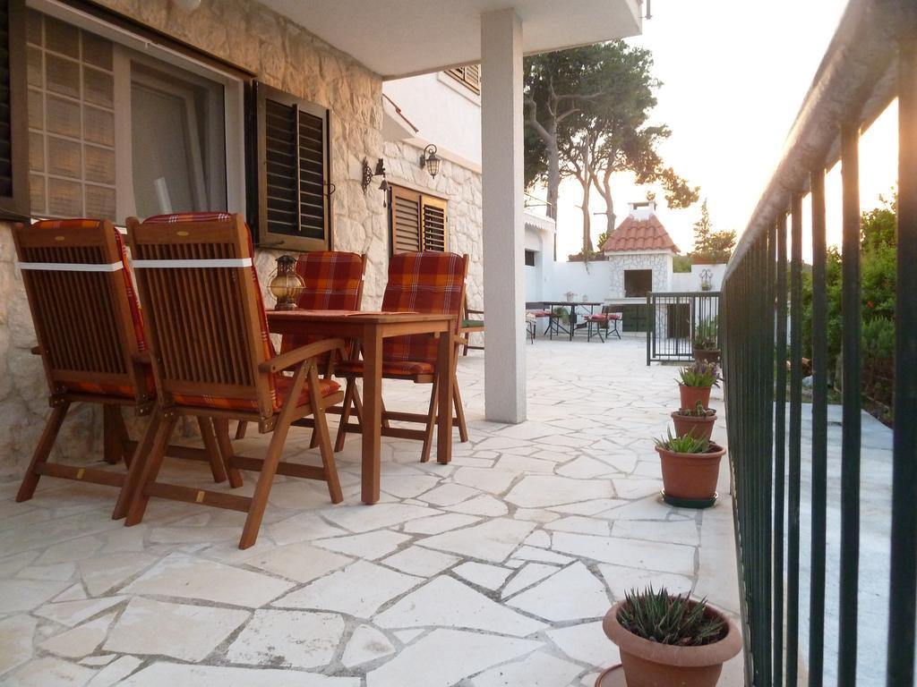 Apartment Vanda Splitska Exterior foto